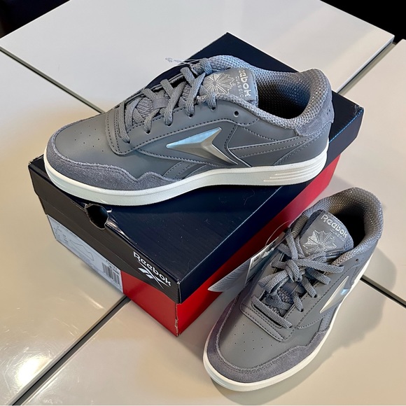 Reebok Club MEMT Sneakers in Pure Grey/Chalk/Silver Metallic - Picture 7 of 11